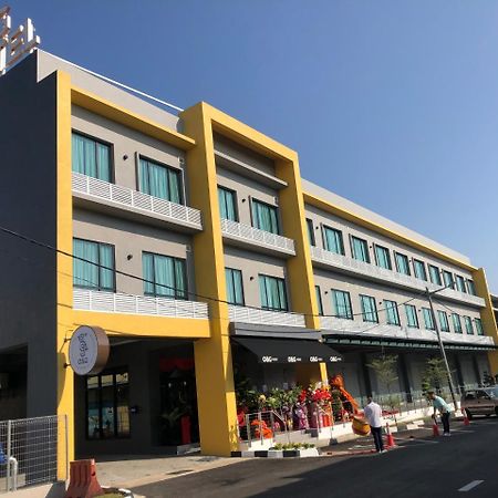 O&G Hotel Parit Buntar Exterior photo