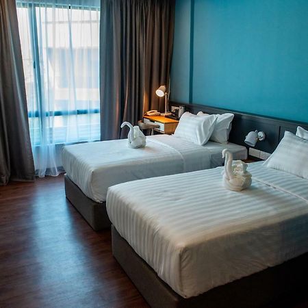 O&G Hotel Parit Buntar Exterior photo